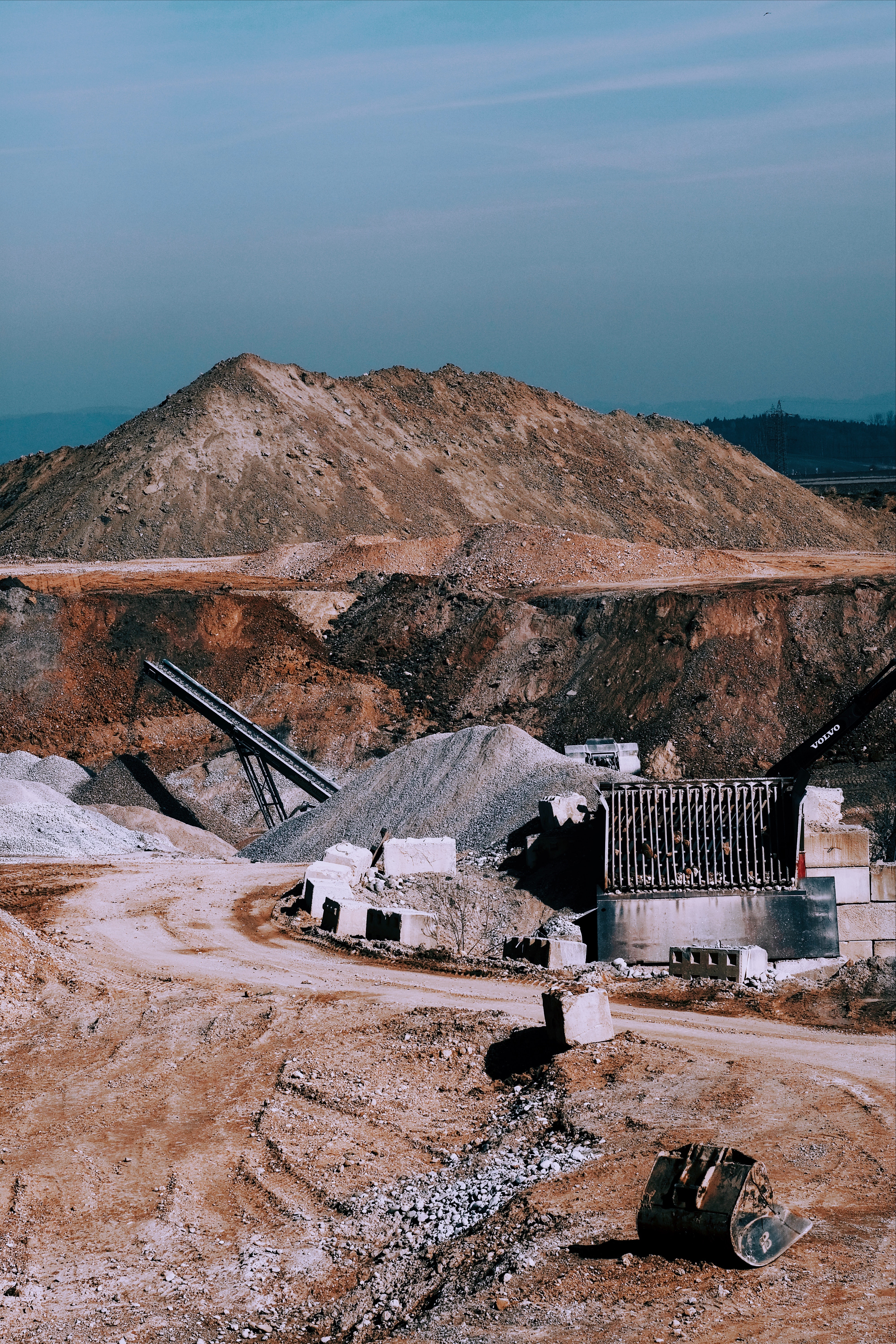 Mining. Photo: David Hellmann / Unsplash